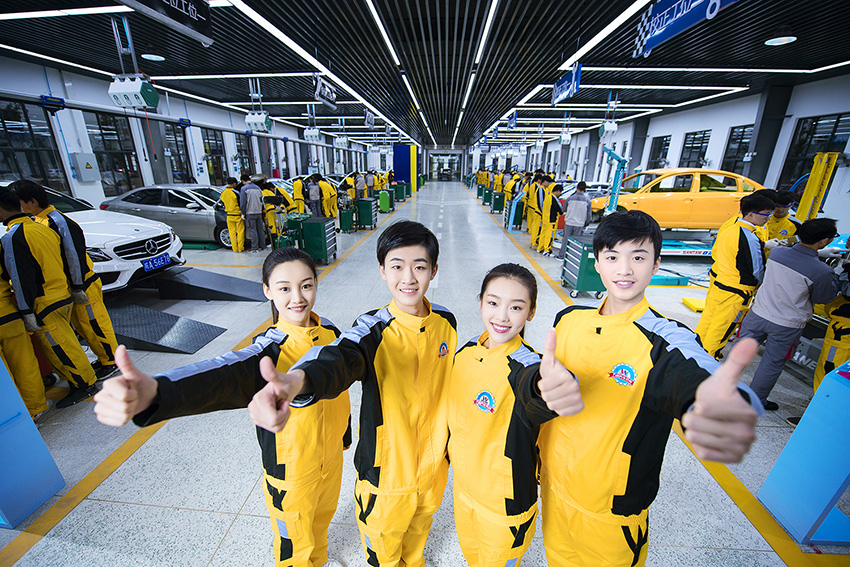 2024高考人數(shù)1353萬，復(fù)讀生413萬，900萬考生將落榜，高考生的出路在哪里……