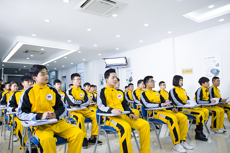 【獨(dú)家】2024年夏秋季學(xué)位火熱開啟！不看分?jǐn)?shù)，先到先得！