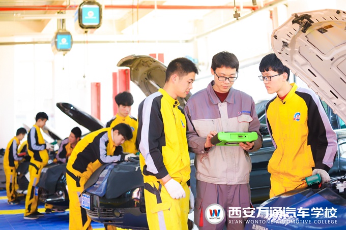 哪所院校是初中畢業(yè)生學(xué)技術(shù)的最好選擇？
