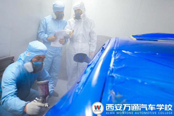 西安萬通汽車學校汽車鈑噴美技術(shù)實訓