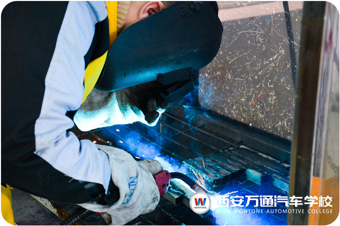 汽修行業(yè)發(fā)展下，西安萬通如何培養(yǎng)可用之才