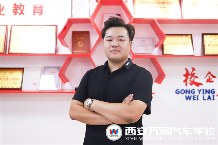 萬通優(yōu)秀畢業(yè)學(xué)子吳科良：越努力，越幸運(yùn)！